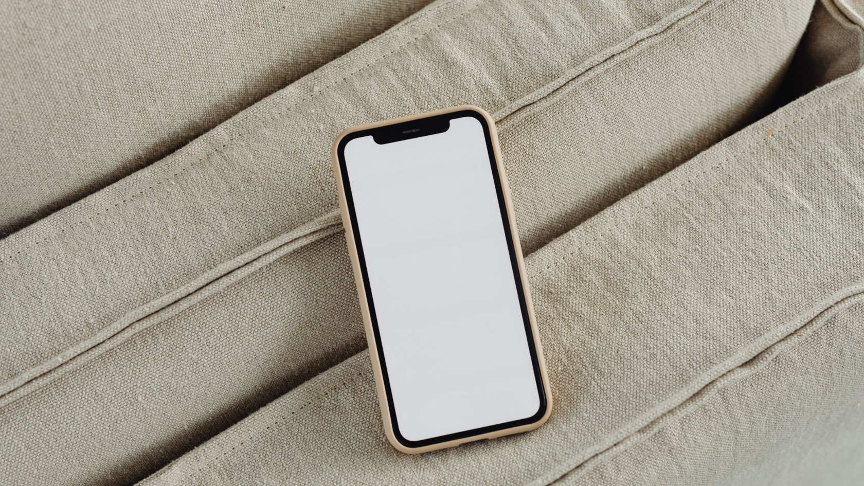 iPhone сам покажет код брони, когда вы звоните в авиакомпанию